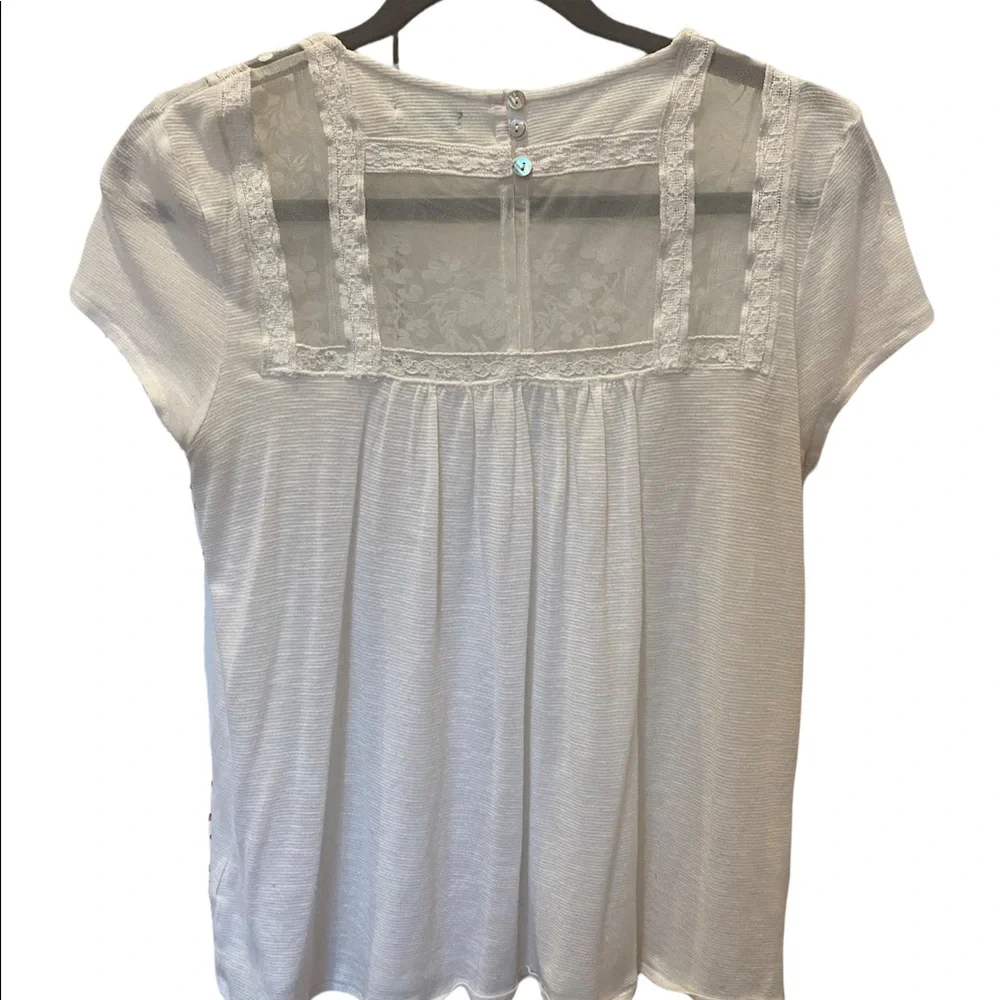 Urban Outfitters White Lace Top - Picture 2 of 4